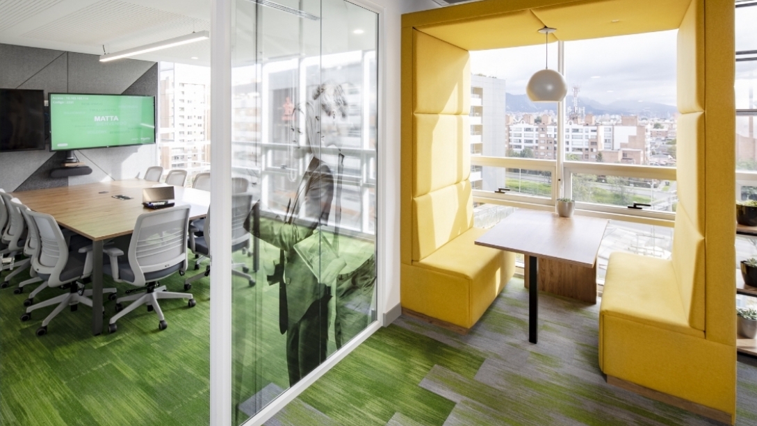 Schneider Electric Office, Bogota, Colombia (Photos: Juan Castro)